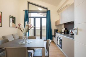 Urban Oasis with balcony and free Private Parking